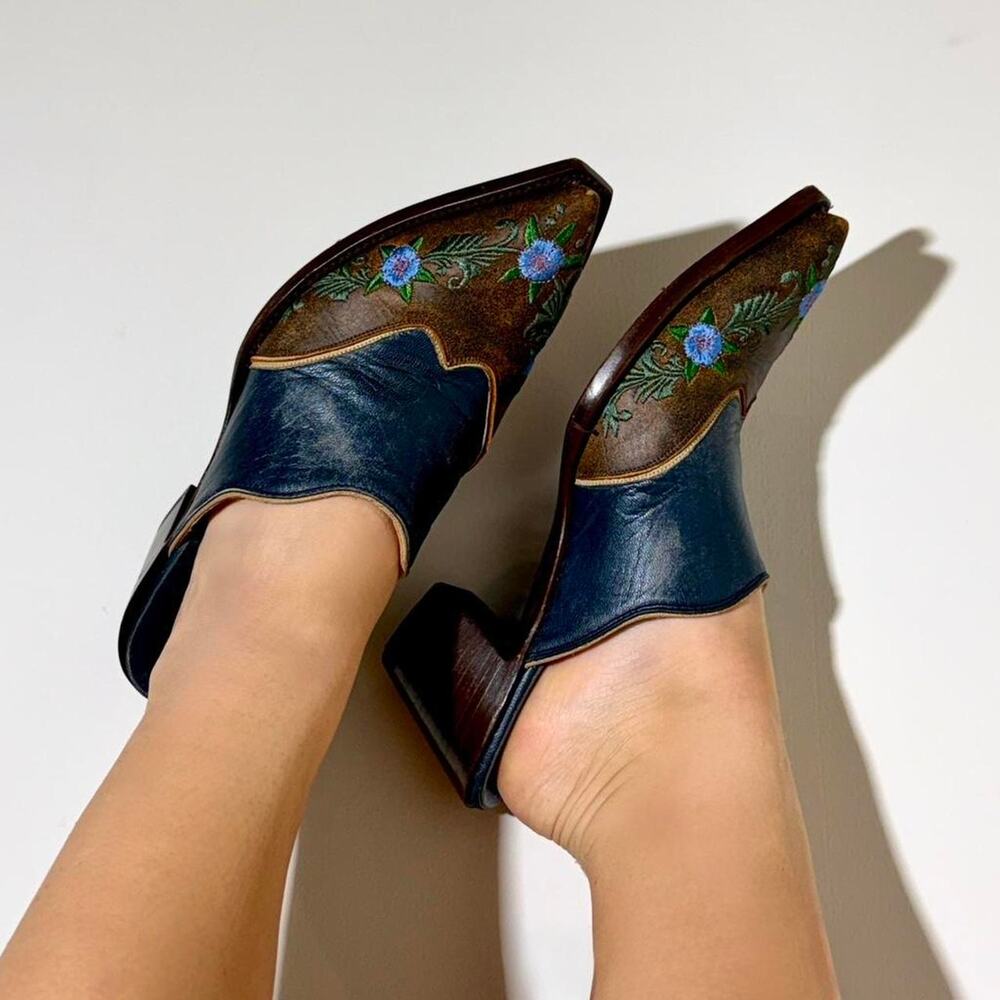RARE VTG Old Gringo Blue Floral Embroidered Leather Western Boho Clogs 7.5